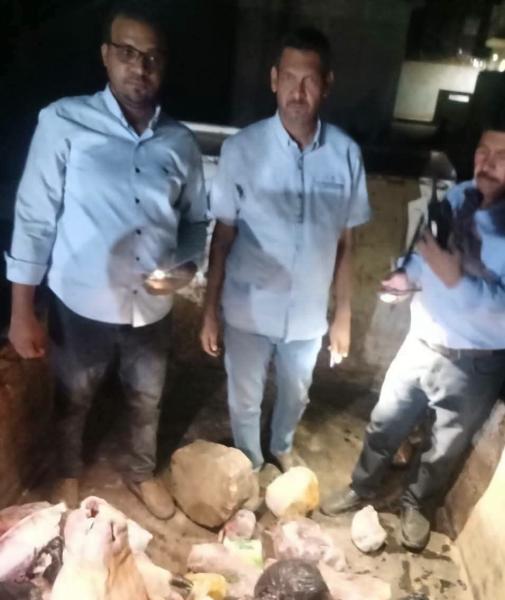 مقبرة اللحوم الفاسدة.. ضبط طن و100 كيلو من لحوم حيوانات نافقة بمركز المنشأة