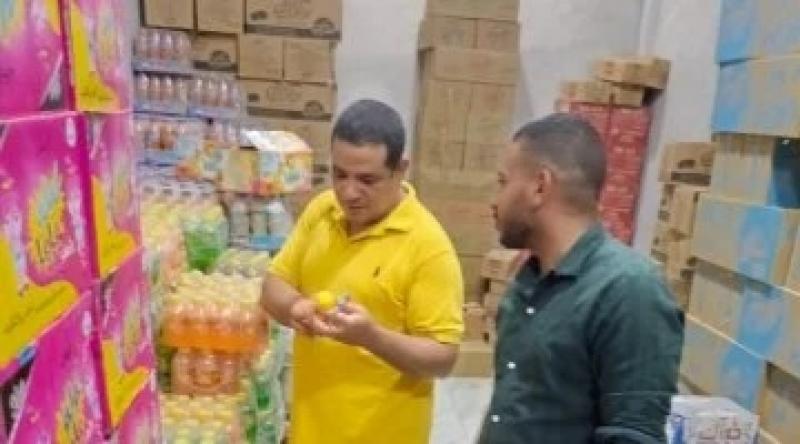 صحة سوهاج تضبط 2 طن أغذية فاسدة و23 ألف لتر مشروبات غير صالحة