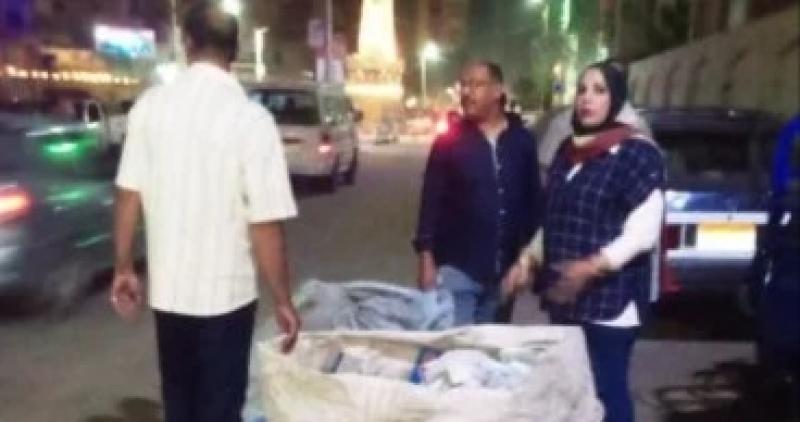 حملة لمواجهة نباشي القمامة في حي شرق سوهاج