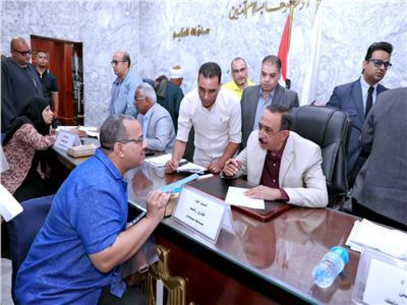 خلال اللقاء الجماهيري الأسبوعي محافظ سوهاج يؤكد أولوية سرعة الاستجابة لشكاوى المواطنين