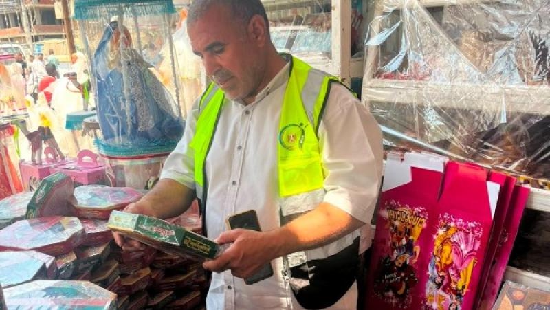 قبل طرحها بالأسواق.. حملات سلامة الغذاء تضبط 530 كيلو أغذية غير صالحة وغير مطابقة للمواصفات قبل موسم المولد النبوي بسوهاج