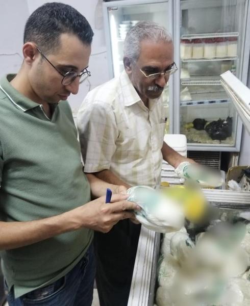 صحة سوهاج  ضبط ما يقرب من طن مواد غذائية يُشتبه في عدم صلاحيتها بجرجا