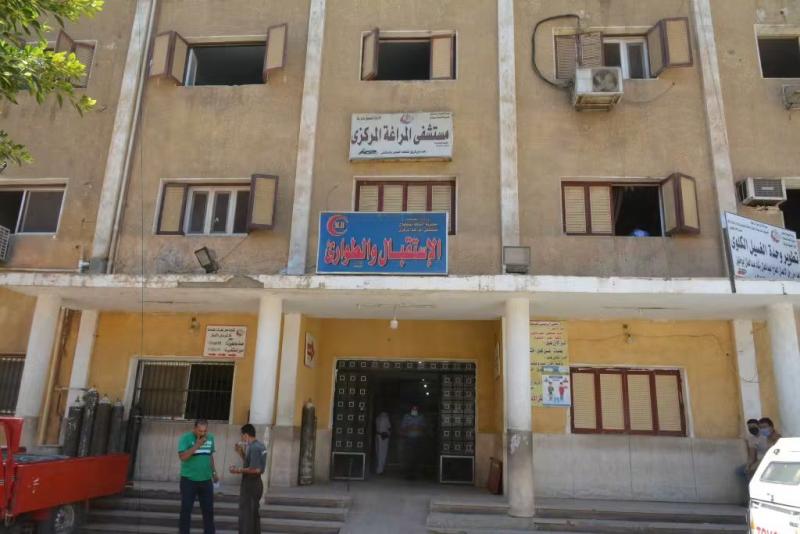 مدرس يطعن عاملًا في الصدر خلال مشاجرة بسبب خلافات الجيرة بالمراغة