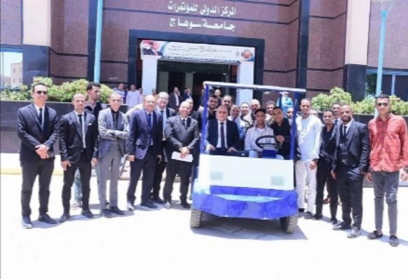 جامعة مصرية تنشئ أول ورشة لتجميع سيارات الطاقة الشمسية