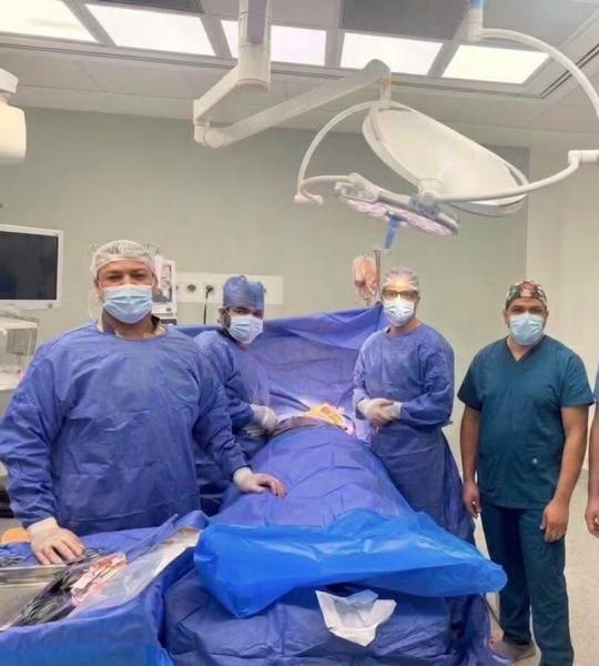 فريق جراحة القلب والصدر بمستشفي الطوارئ بجامعة سوهاج ينقذ مصابًا من طعنة نافذة بالصدر