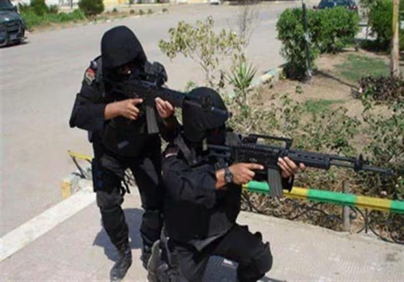 تصفية عنصرين مسلحين في تبادل لإطلاق النيران مع الشرطة بجرجا.. وضبط مخدرات وأسلحة بحوزتهما
