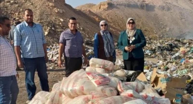 إعدام 4 طن سكر غير صالحة للاستهلاك الآدمي بعد ضبطها خلال حملات تموينية بسوهاج