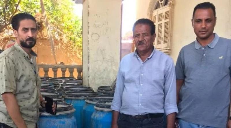 حملة تموينية مكبرة بجهينة تضبط 6 أطنان مخللات مجهولة المصدر