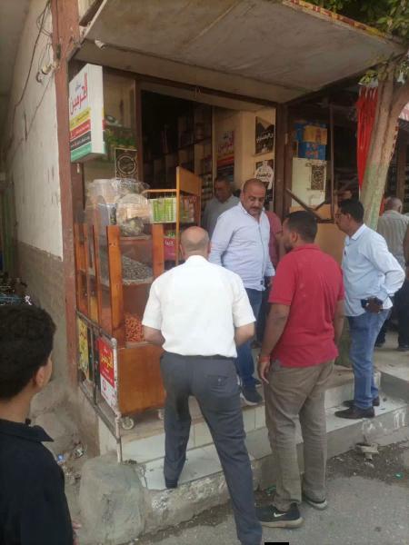 حملات مكبرة لرفع الإشغالات وإزالة الباعة الجائلين بقرية نيدة بمركز أخميم