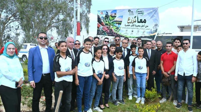 البحيرة تواصل إحتفالاتها بعيدها القومي ..   جولة موسعة لمحافظ البحيرة بحوش عيسى لإفتتاح وتفقد عدد من المشروعات التنموية بنطاق المركز