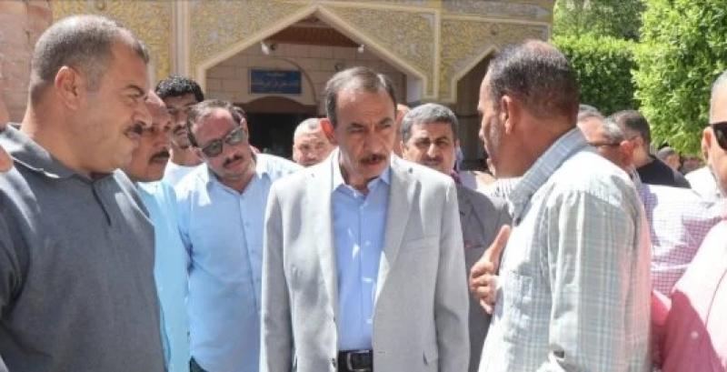 محافظ سوهاج يستمع إلى مطالب المواطنين واحتياجاتهم عقب صلاة الجمعة