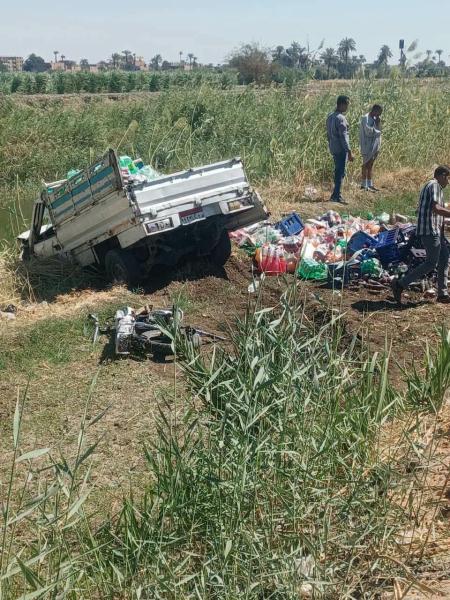 «الموتوسيكل لبس في النقل».. مصرع شخصين وإصابة سائق في حادث تصادم بالمراغة