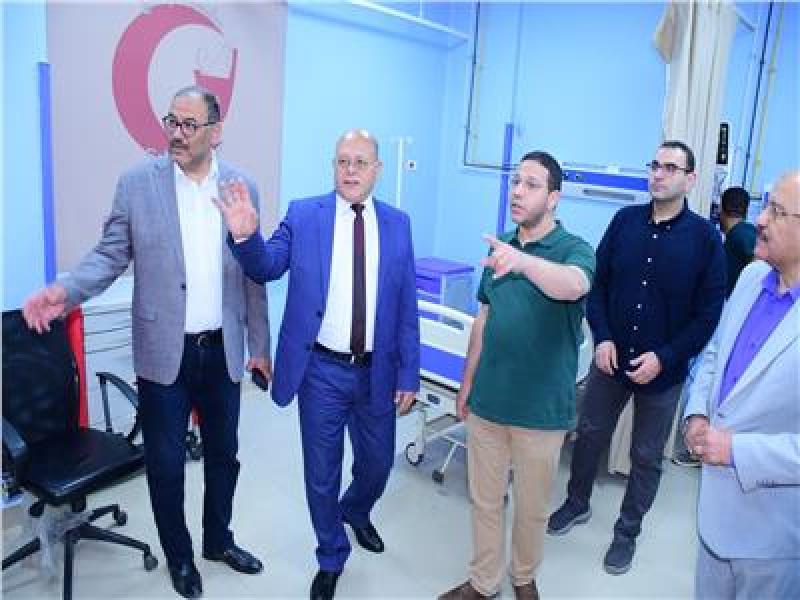 رئيس جامعة سوهاج يفتتح العناية المركزة بمستشفى الجراحات المتخصصة