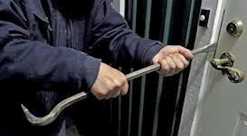 القبض على لص الشقق السكنية والمباحث تستعيد المسروقات في جرجا