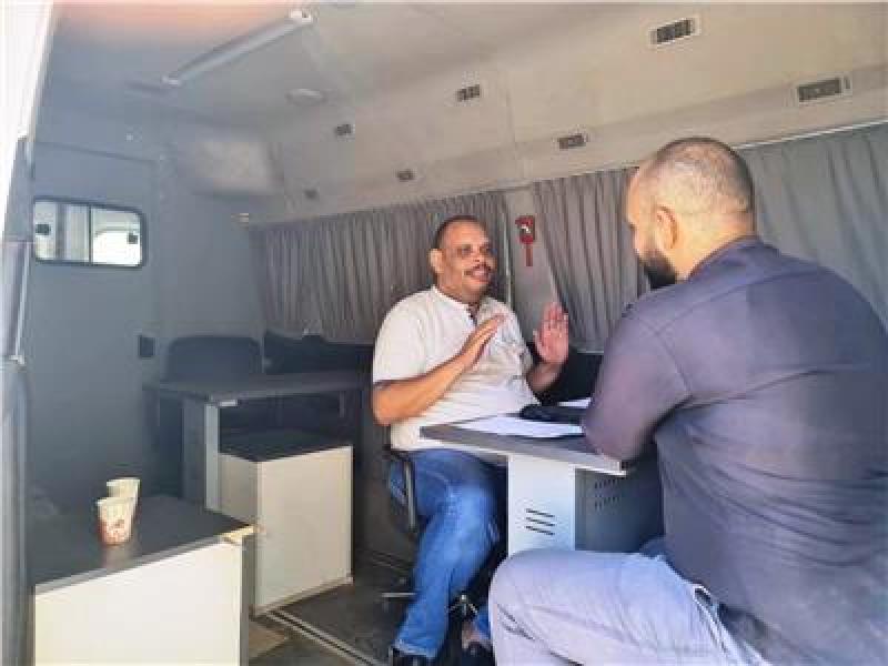 محافظ سوهاج :تكثيف نشاط المراكز التكنولوجية المتنقلة وتسهيل الإجراءات للمواطنين